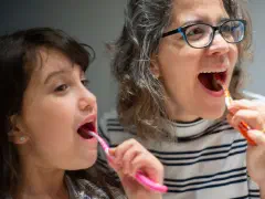 子どもの仕上げ磨き、いつまで必要？嫌がるときのコツも紹介